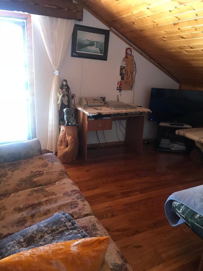 Apartman Nadia Karlobag Eksteriør bilde
